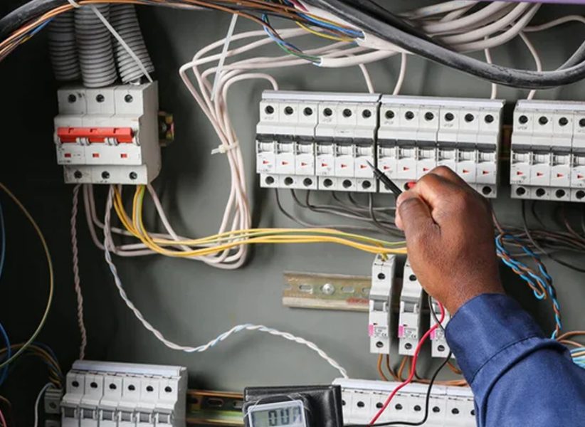 Installation électrique industrielle et tertiaire - tableaux, éclairage